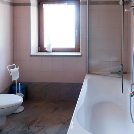 Locazione Turistica Casa Edera Lägenhet *